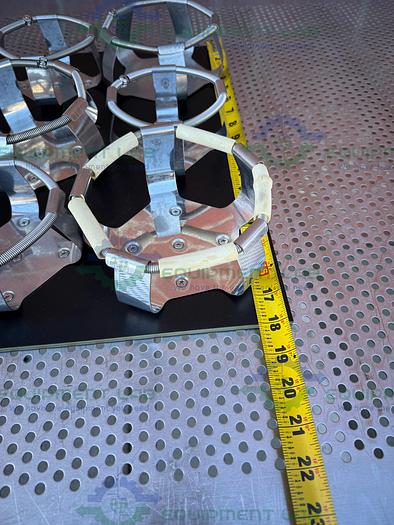 Used New Brunswick  Innova 42 Shaker  Platform 18" x 18" w/  Flask Holders