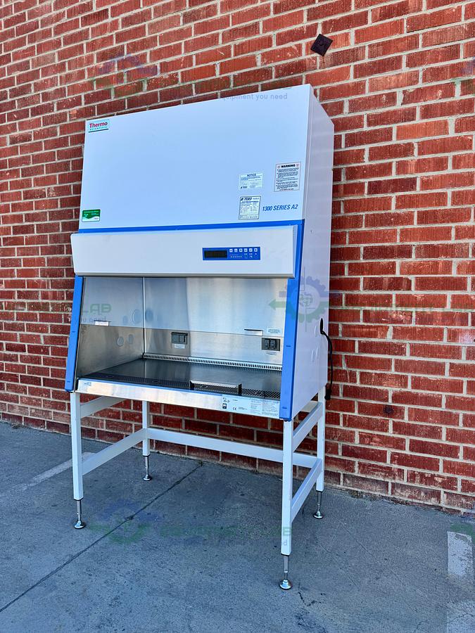 Used Thermo 1375 Biosafety Cabinet 1300 Series Class II Type A2 4 Ft