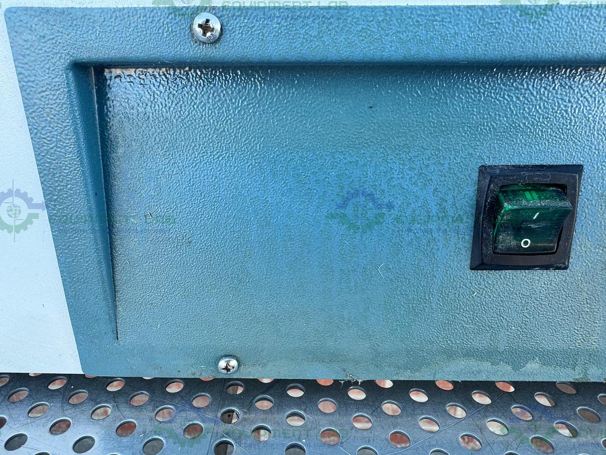 Used Lindberg / Blue M VO1218A Vacuum Oven 6° to 260°C, 1.5 cu. ft.