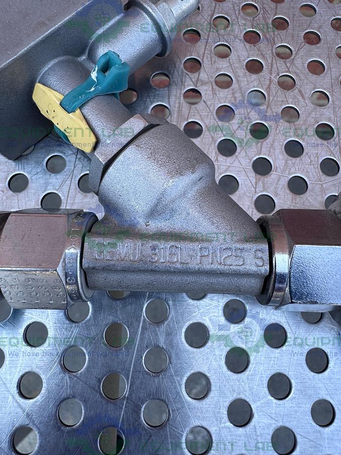 Used Gemu 540/15/D59405-1 Pneumatic Valve Actuator w/ Parker 8Z(A)-F8L-250-SS Valve