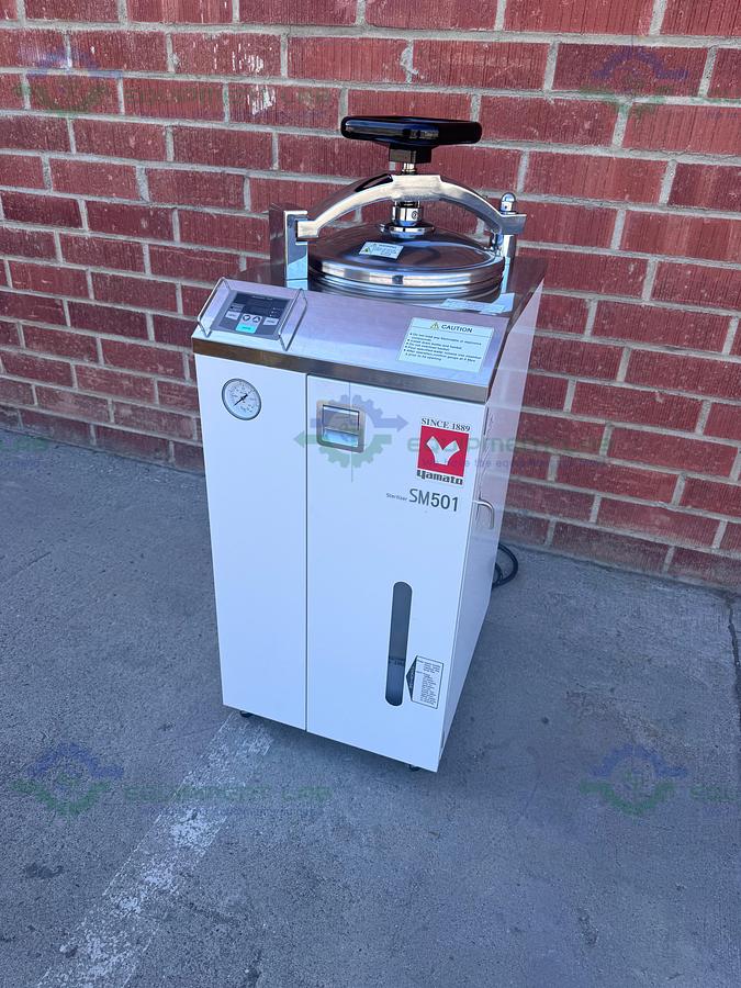 Used Yamato SM501 Standard Laboratory Use Autoclave / Sterilizer with Dryer 47L, 115V