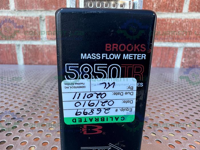 Used Brooks Instrument 5850 TR Mass Flow Meter 300 Sccm Model 5850TRGE0D2D2