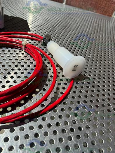 Used ABB  TB82EC1010010 Conductivity Transmitter 4-20 mA w/ Sensor