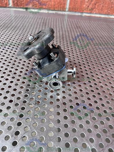 Used ITT Pure Flo  3-Way .5-316L-RA20MAX Diaphragm Valve w/ 1/2" Sanitary Fitting