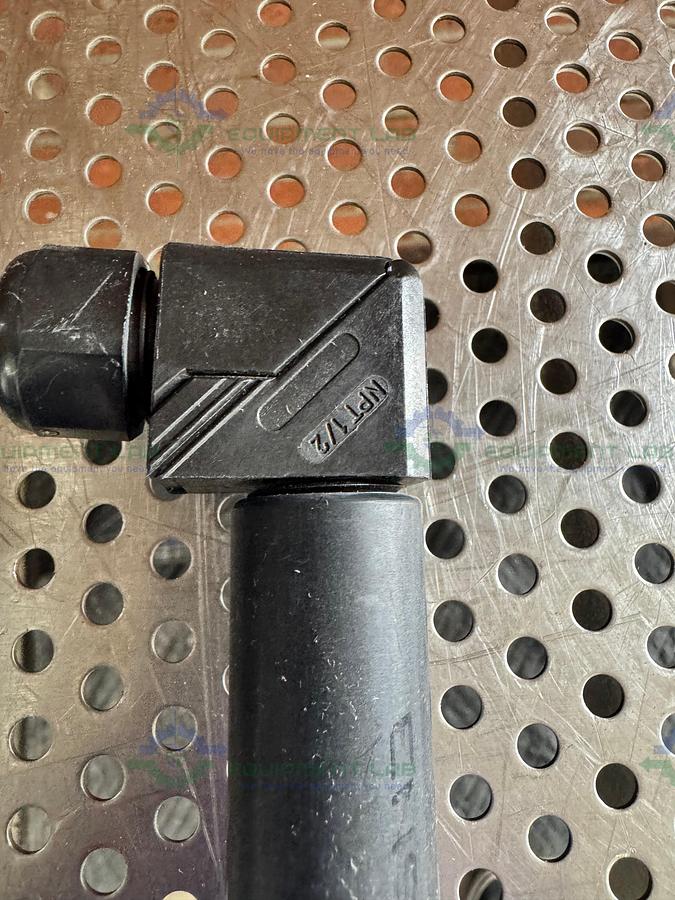 Used Lot of 2 - ITT Neo-Dyn 132P54C6 Adjustable Pressure Switch 375 to 725 PSIG
