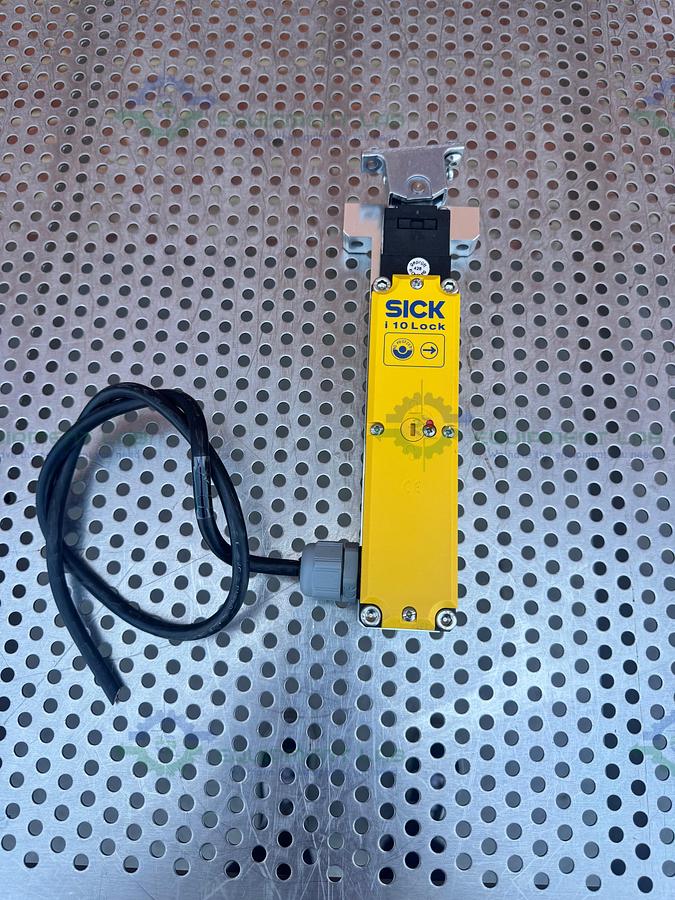 Used Sick i10-E0253 Safety Door Locking Device 250V