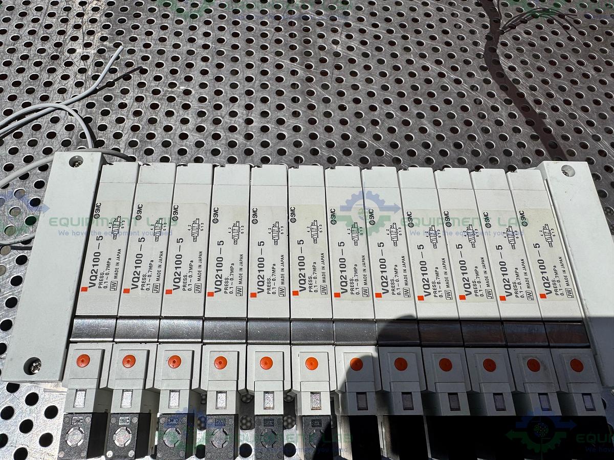 Used Lot of 12 - SMC VQ2100-5 Solenoid Valve Manifold 0.1-0.7 MPa