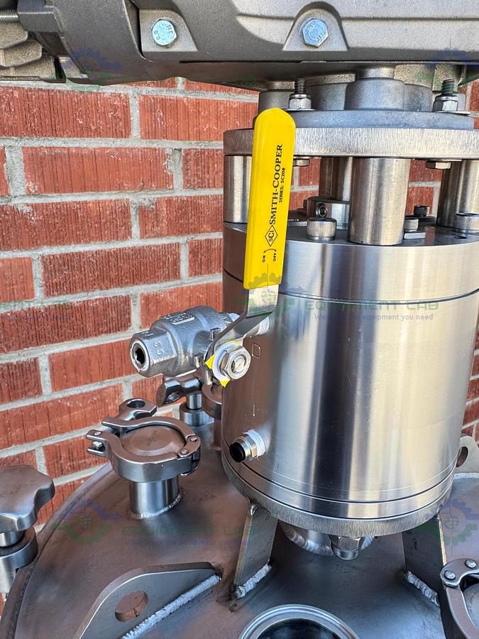 Used Unknown Brand 100 Liter Mixing Tank w/ Lenze 3 Phase Motor, Impeller