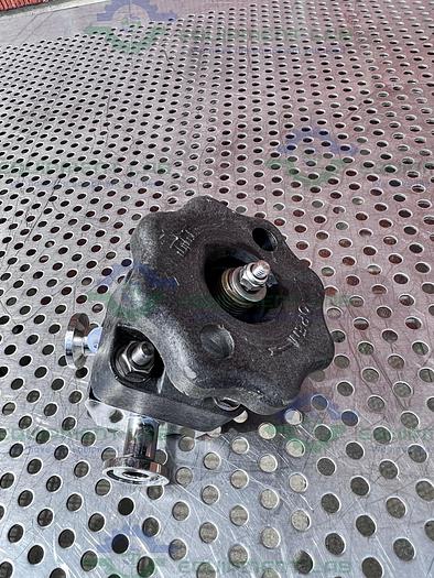 Used ITT Pure Flo  3-Way .5-316L-RA20MAX Diaphragm Valve w/ 1/2" Sanitary Fitting