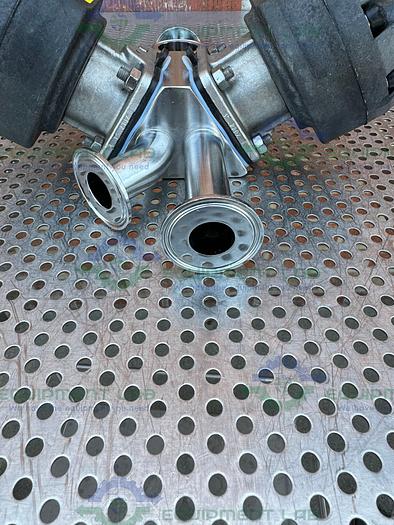 Used ITT Pure Flo Advantage 4 - Way Diaphragm Valve w/ 1" Sanitary Fitting