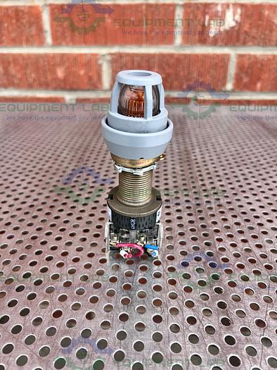 Used Allen-Bradley  800H-QPB24 Series C Illuminated Push Button Switch 24V