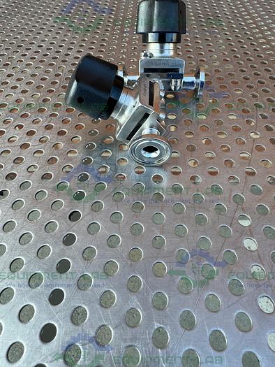 Used 2 Aquasyn 6155535 Diaphragm Valve w/ 1/2" Sanitary Fittings