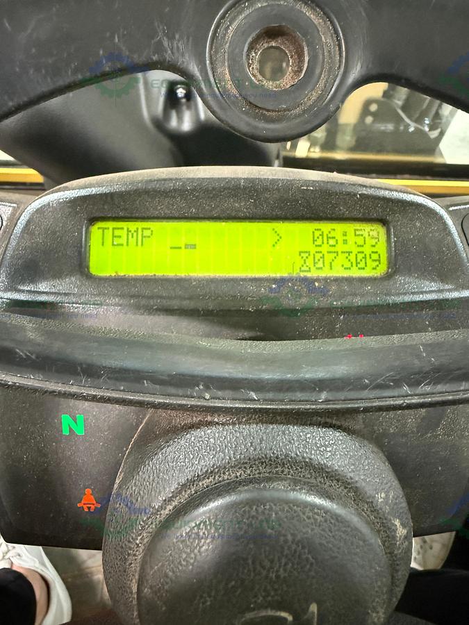 Used Hyster H90FT Forklift 9000 Lbs Capacity 3 Stage Mast w/ Heating and AC MFG 21