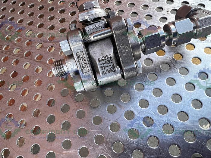 Used Swagelok SS-62TS4 Stainless Steel Ball Valve w/ 3/8" Threaded Fitting, 2200 PSIG