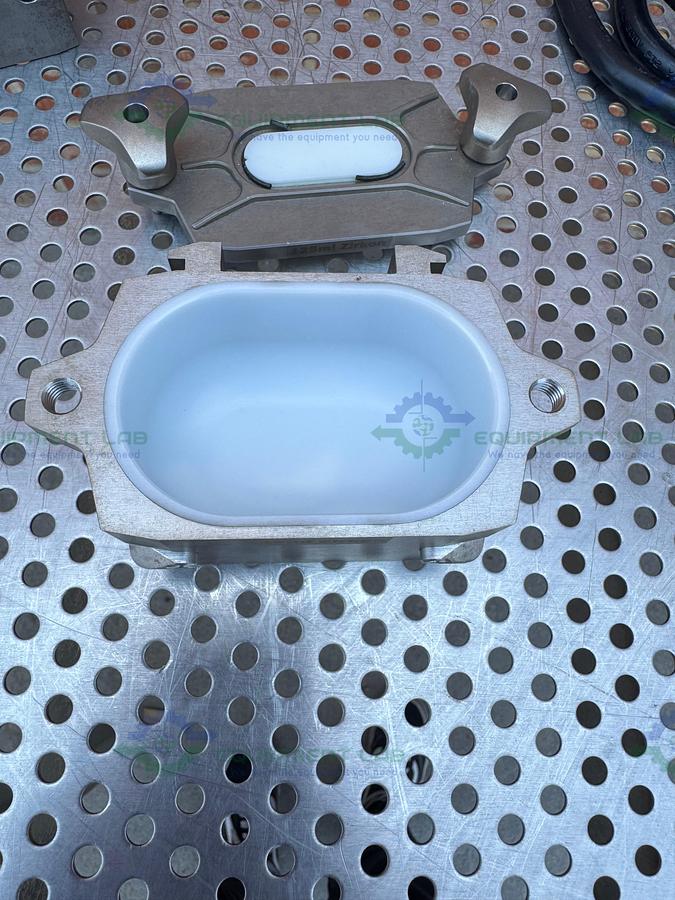 Used Retsch Mm 500 Bench Top Mill Mixer w/ 2- 50mL and 2 - 125 mL Mixer Buckets