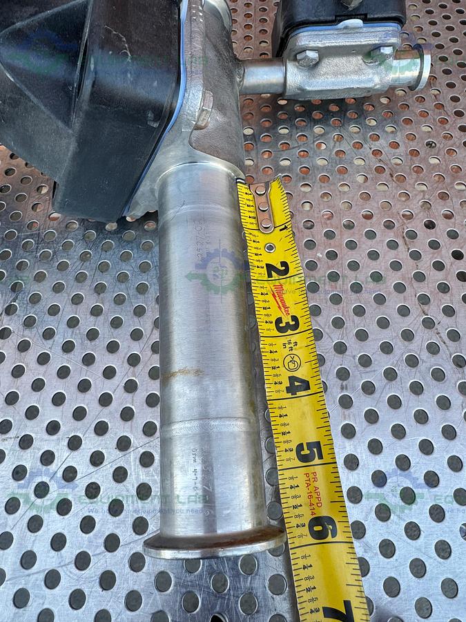 Used 2 ITT Pure Flo RA0.5MAX Diaphragm Valve w/ 1 1/2 and 1/2" Sanitary Fitting