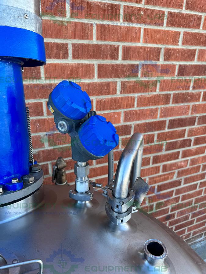 Used DCI 800 Liter Stainless Steel Jacketed Reactor 45 PSI w/ 0.5 HP Mixer