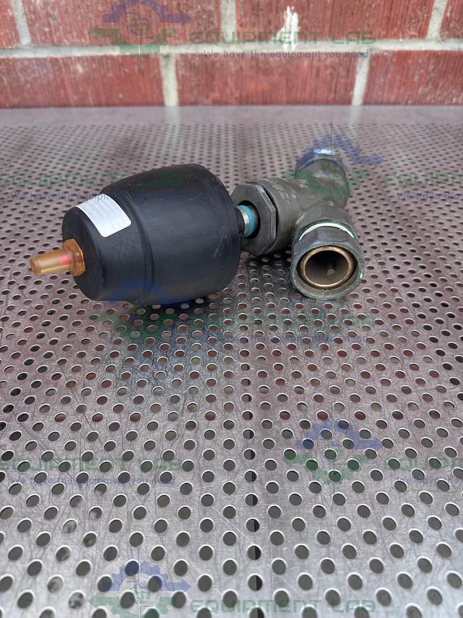 Used Gemu 554/32/D195 Pneumatic Angle Seat Globe Valve w/ 1 1/4" Compression Fitting