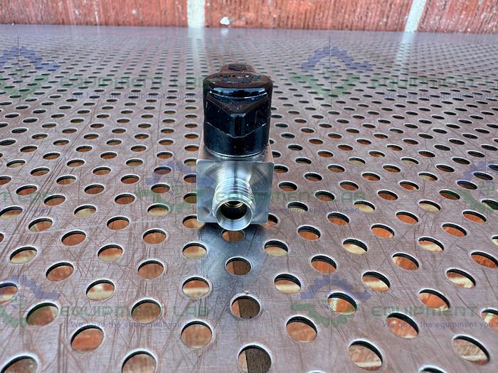 Used Lot of 2 - Hy-Lok P1VH-4T Stainless Steel Ball Valve 3000 PSI