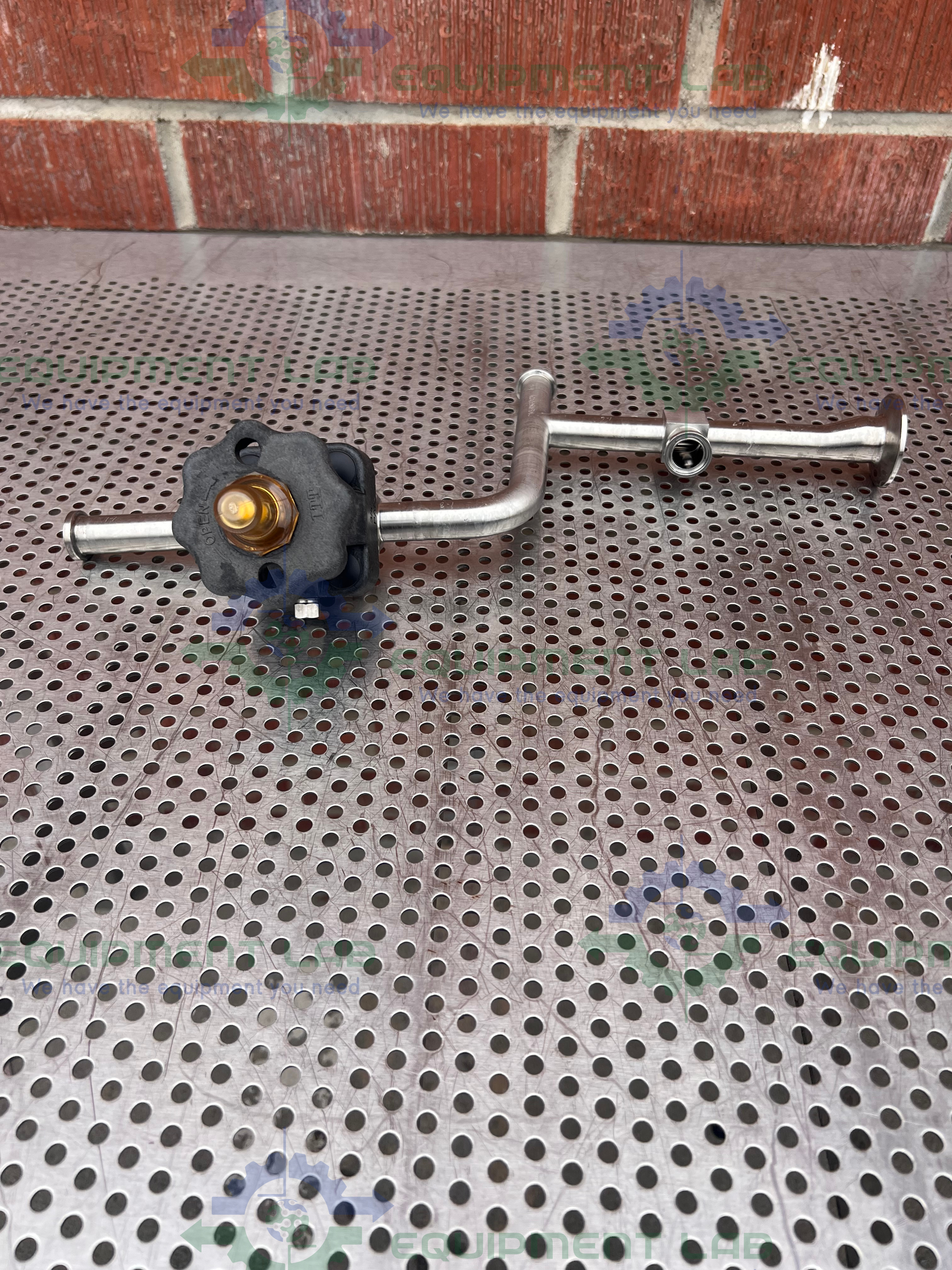 Used ITT Pure Flo .75-316L-SFV5 4 -Way Diaphragm Valve w/ 3/4" Sanitary Fitting