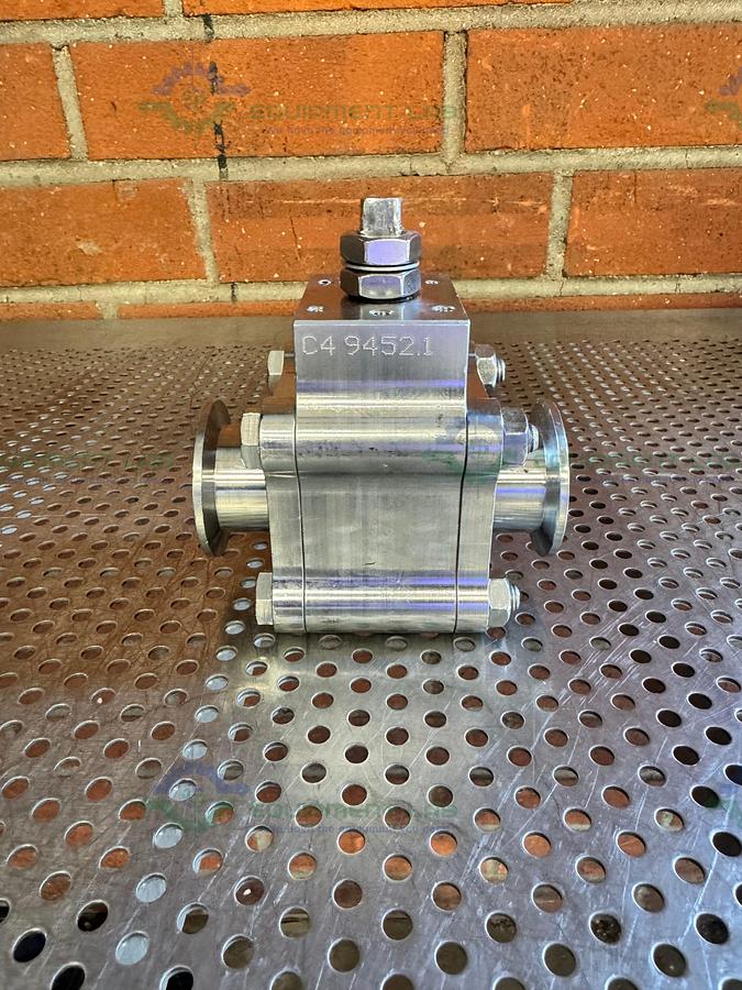 Used Unknown Brand Stainless Steel Ball Valve w/ KF40 Vacuum Fitting
