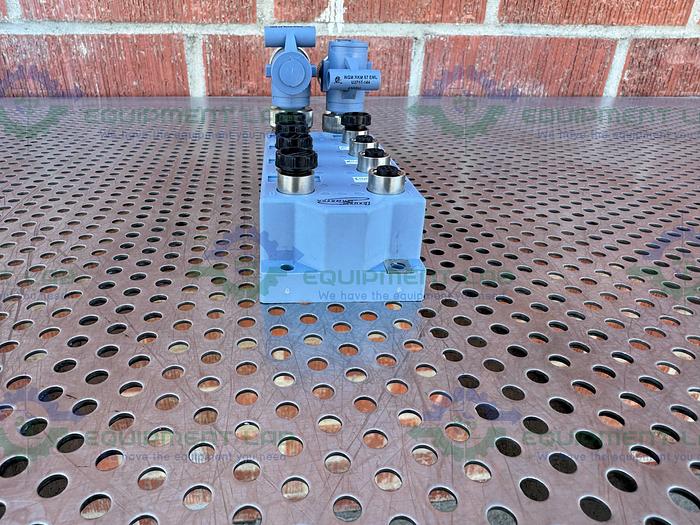 Used SMC EX250-SDN1 Input Output Si Unit w/ Turck JBBS 57-E812 DeviceNet Hub Junction