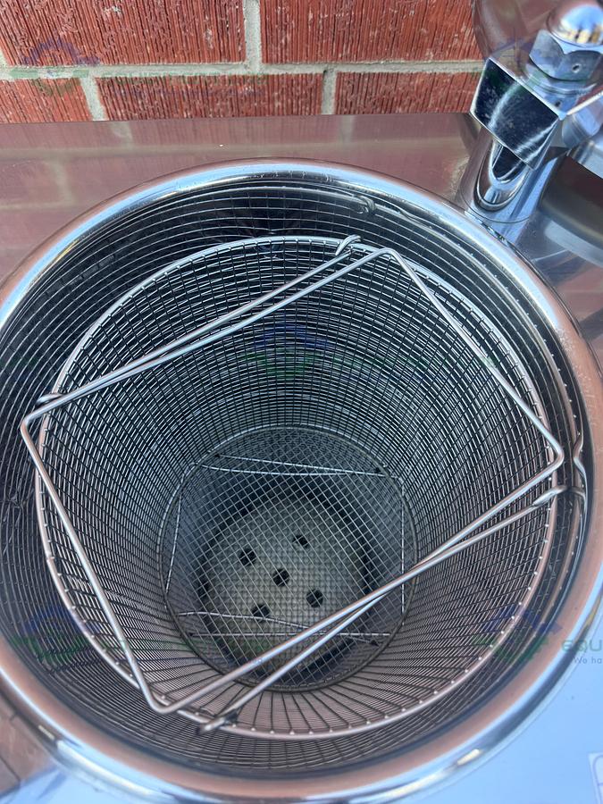 Used Yamato SM501 Standard Laboratory Use Autoclave / Sterilizer with Dryer 47L, 115V