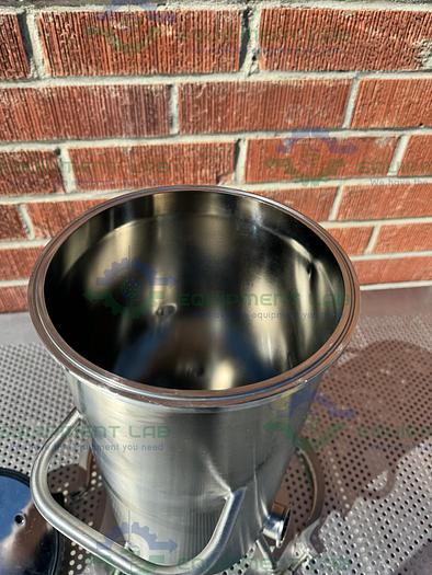 Used Aquasyn  Hastelloy C 22 Single Wall  14 Liter Tank w/ Aquasyn Valve