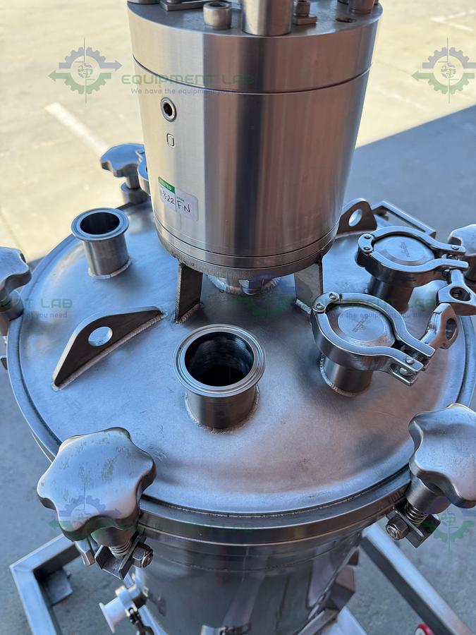 Used Unknown Brand 100 Liter Mixing Tank w/ Lenze 3 Phase Motor, Impeller