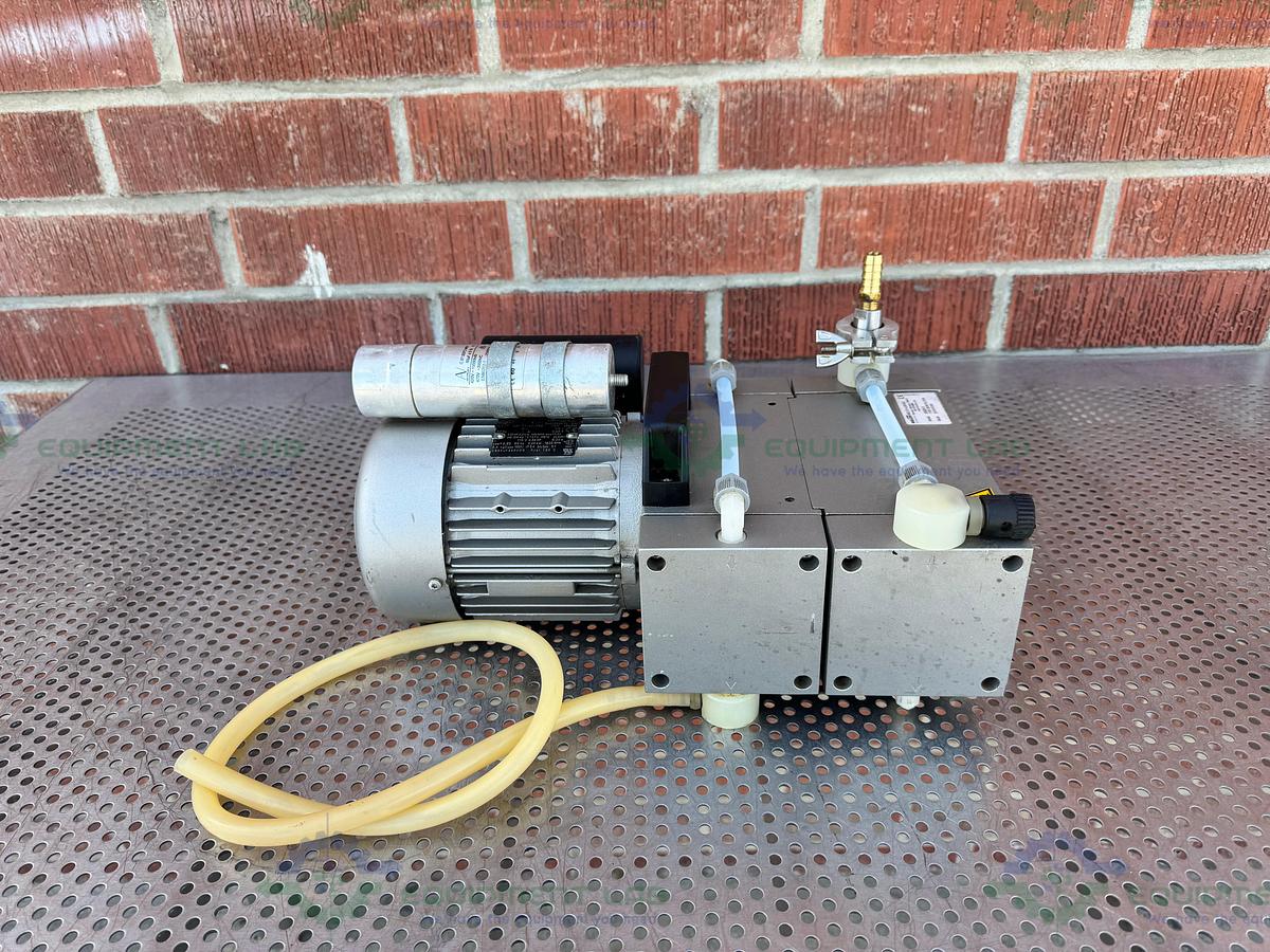 Used Welch ILMVAC 2052B-01 Dry Chemical Duty Diaphragm Pump 115V, 50/60 Hz