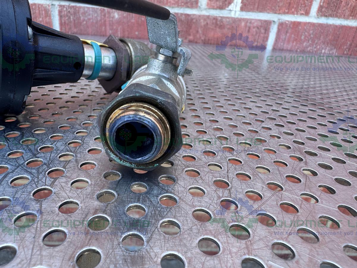 Used Gemu 554/15 Pneumatic Angle Seat Globe Valve w/ 1/2" Compression Fitting, Valve