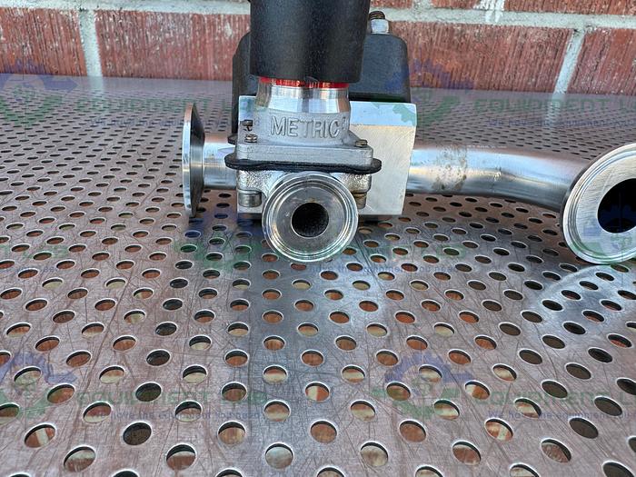 Used 2 ITT Pure Flo 3- Way 316L Diaphragm Valve w/ 1" to 1/2 Sanitary Fitting