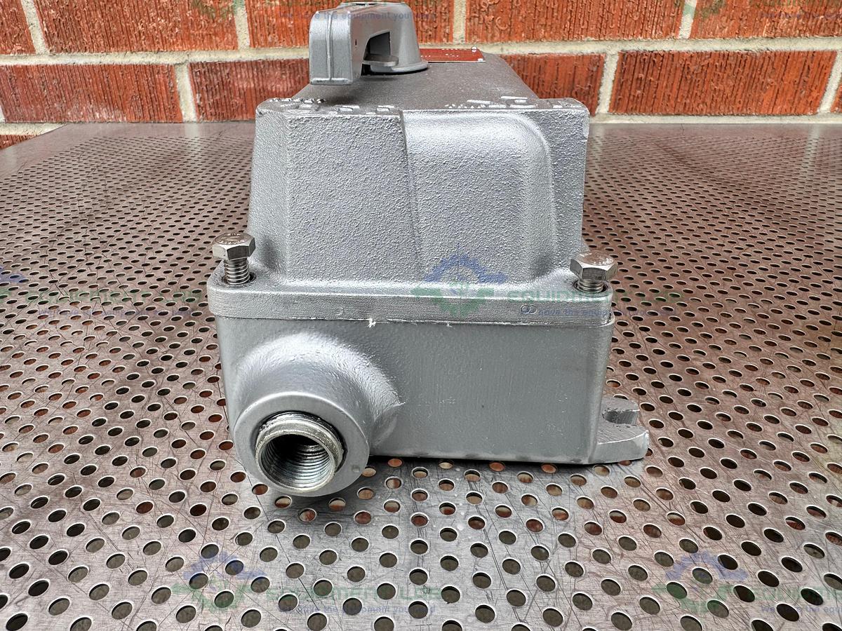 Used Killark XECD-204A1 Circuit Breaker Enclosure 250/480V w/ Cutler EHD 14K Breaker