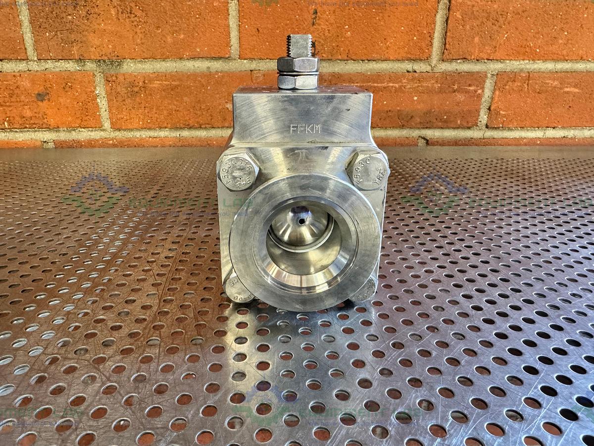 Used Unknown Brand Stainless Steel Ball Valve w/ KF50 Vacuum Fitting
