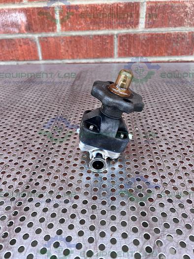 Used ITT Pure Flo .75-316L-RA15MAX-CWP150 Diaphragm Valve w/ 3/4" Sanitary Fitting