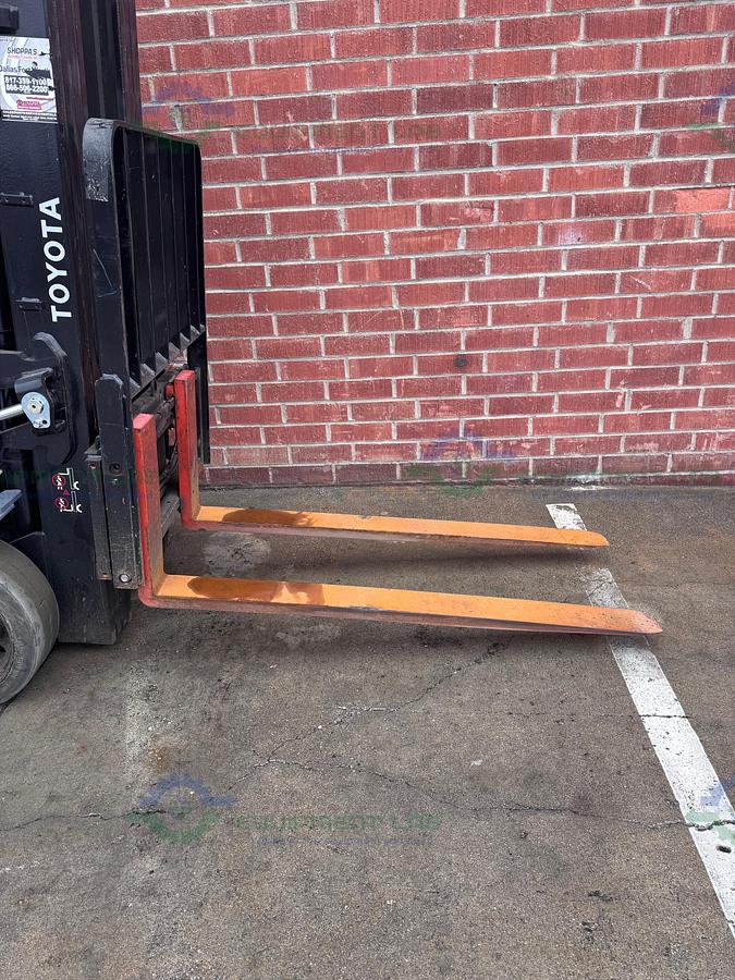 Used Toyota 8FBCU25 Electric Forklift  3000 lbs Capacity 8" Mast w/ Charger