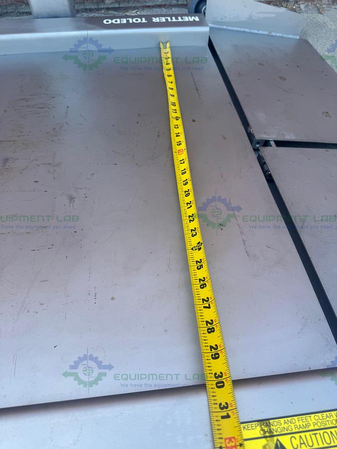 Used Mettler Toledo 2888 Stainless Steel Scale 1000 lbs w/ 30" x 30" Platform, Ramps