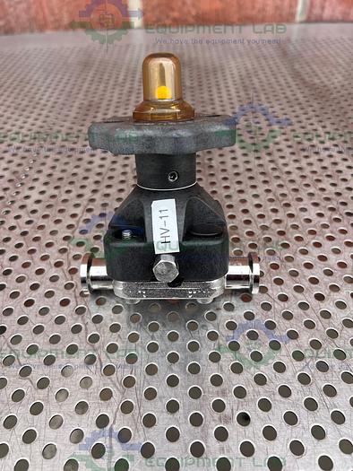 Used ITT Pure Flo  .75-316L-SFV5-CWP150 Diaphragm Valve w/ 3/4" Sanitary Fitting