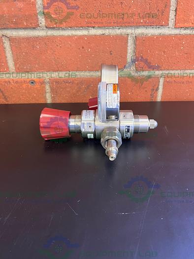 Used Praxair Prostar Platinum  RX30410  Regulator 3000 PSI w/ Winters and Waki Gauges