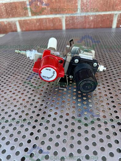 Used SMC AW40-N04-Z Filter Regulator 7-125 PSI w/ SMC VHS40-N04-RZ Pressure Valve