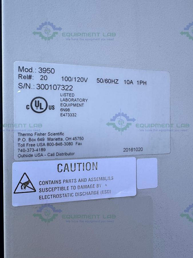 Used Thermo Scientific 3950  CO2 Incubator Temp Range  29 CuFT, 60C°, 120V
