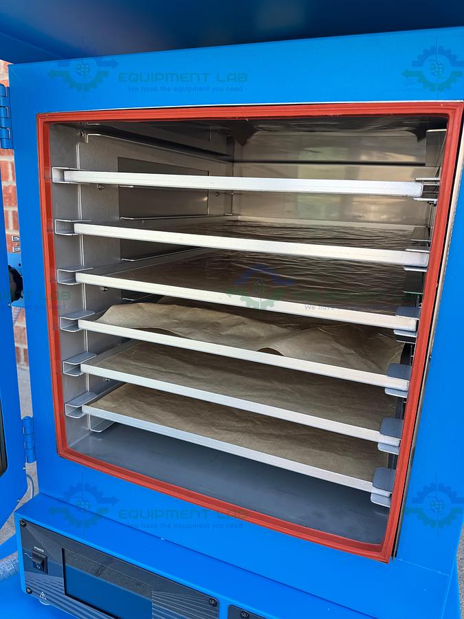 Used Cascade CVO-5 Double Up Vacuum Oven 14.4C to 150C, 4.5 Cu. Ft with Shelves
