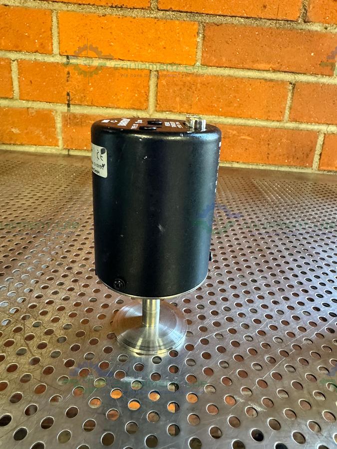 Used MKS Baratron 127AAX-14127  Pressure Transducer 1000 mbar, 15 VDC w/ KF40 Fitting