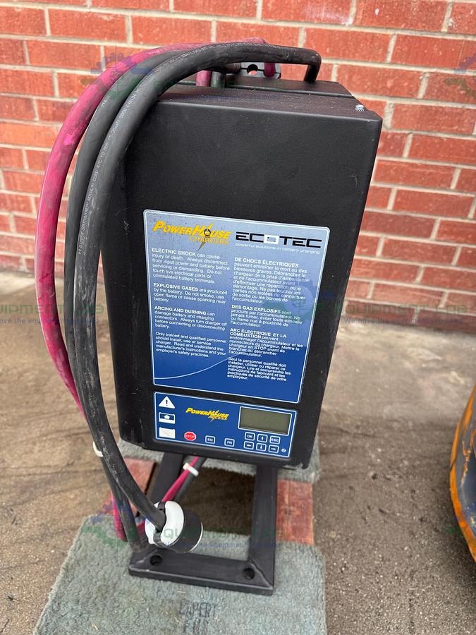 Used Toyota 8FBCU25 Electric Forklift 5000 lbs Capacity 4 Stage Mast w/ Charger