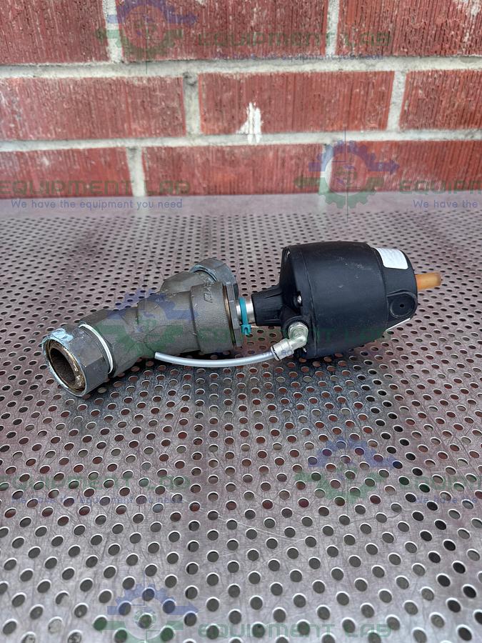 Used Gemu 554/32/D195 Pneumatic Angle Seat Globe Valve w/ 1 1/4" Compression Fitting