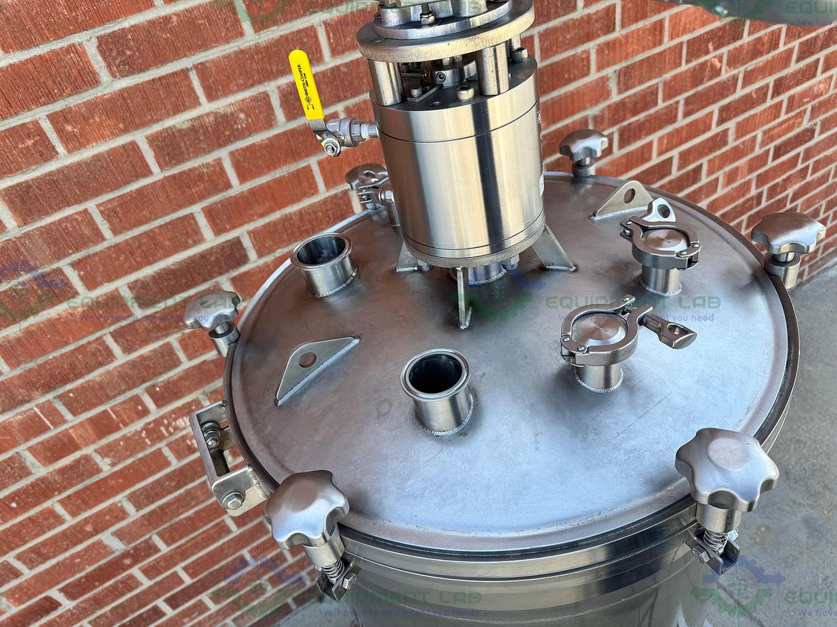 Used Unknown Brand 300 Liter Mixing Tank w/ Lenze 3 Phase Motor, Impeller