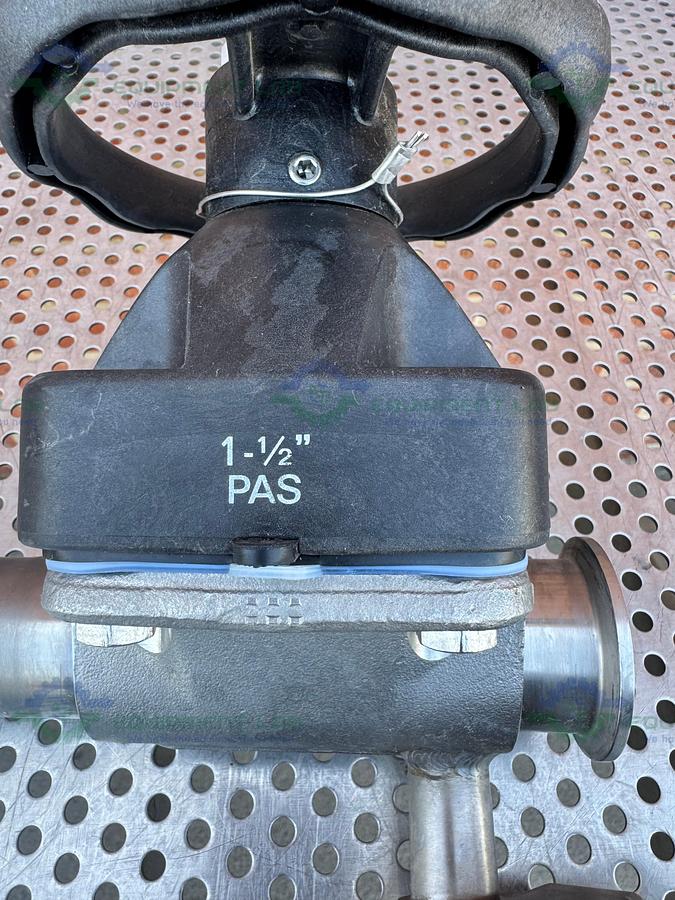 Used 2 ITT Pure Flo RA0.5MAX Diaphragm Valve w/ 1 1/2 and 1/2" Sanitary Fitting