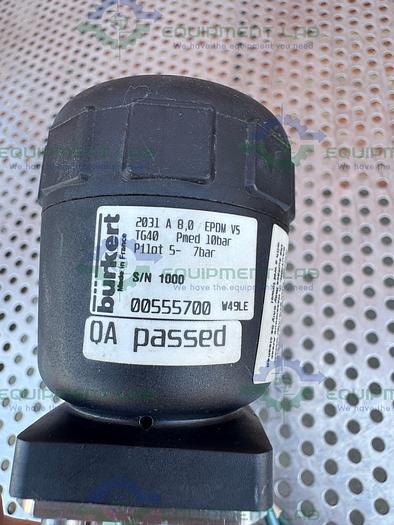 Used 2 Burkert 2031 A 8.0 00 00 0000 3-Way Pneumatic Solenoid Valve