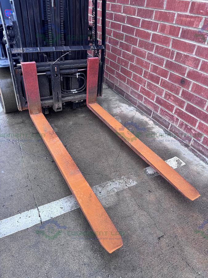 Used Toyota 8FBCU25 Electric Forklift 5000 lbs Capacity 4 Stage Mast w/ Charger