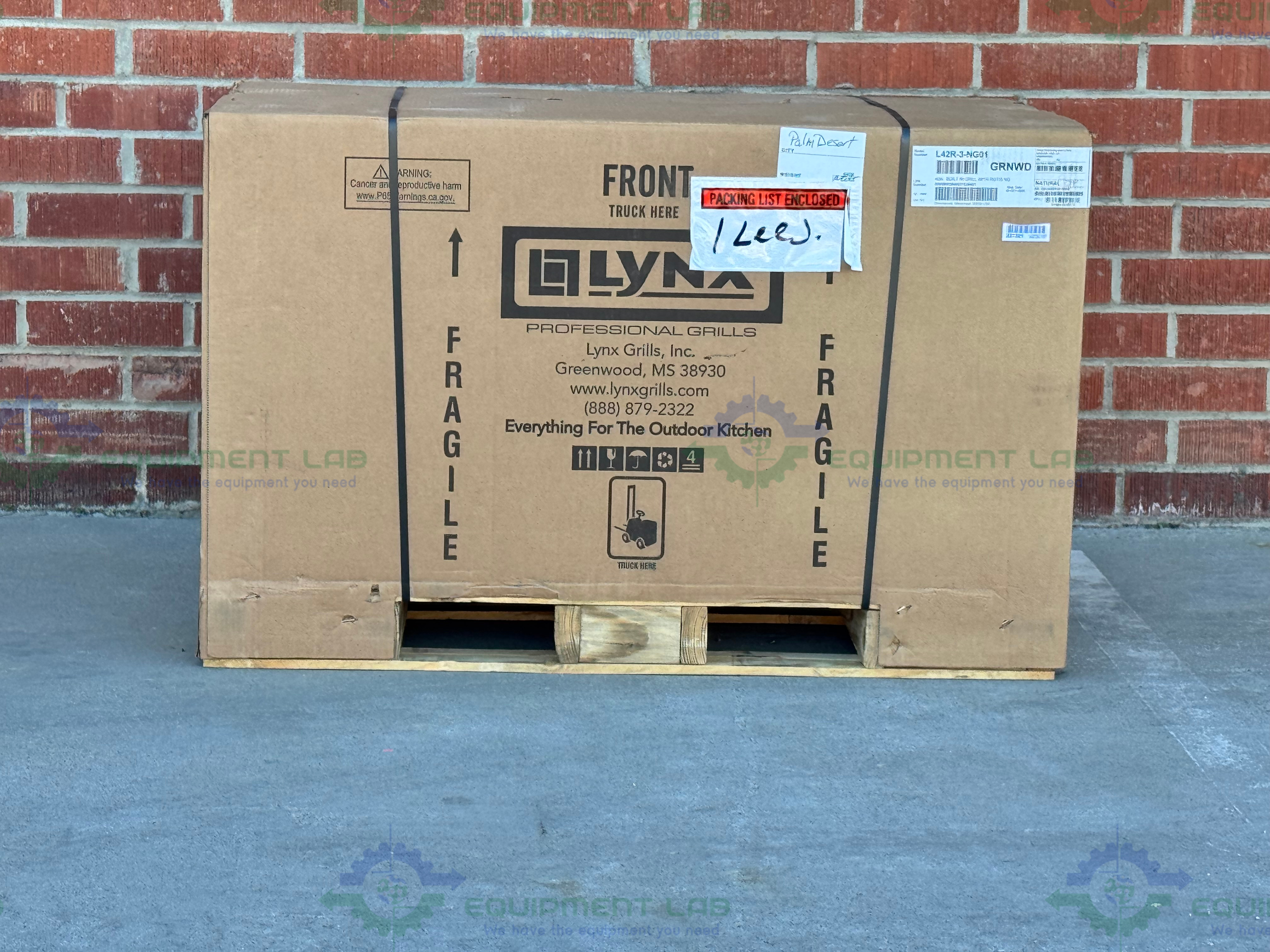 Lynx L42R-3-G01 42" Built-in Grill w All Ceramic Burners and Rotisserie